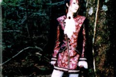 LAREINE-Scans-Discography-2004.09.05-Never-Cage-Album-ARLC-028～029-02-Booklet-04
