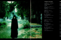LAREINE-Scans-Discography-2000.11.01-VAMPIRE-SCREAM-Album-ARLC-0004-02-Booklet-03-04