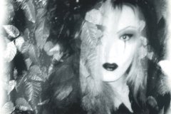 Madeth-grayll-Scans-Discography-1998.08.10-十字架の結末・・・-Single-SMMG-005-02-Booklet-03